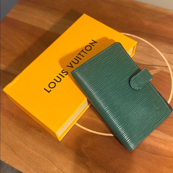 Louis Vuitton Epi Agenda PM Day-planner Cover. - Picture 14 of 14